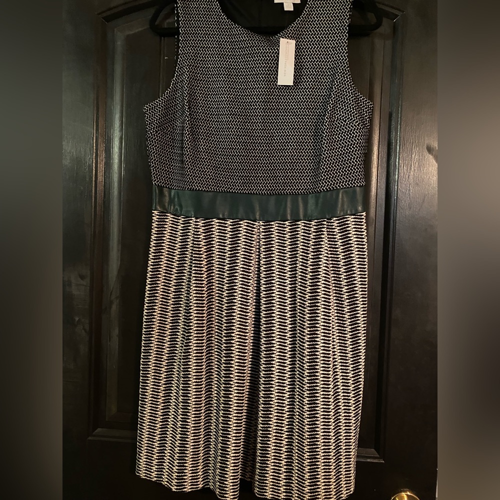 NY&co multi blk pattern green waist dress